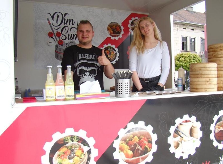 Rozkręca się Festiwal Food Trucków na Rynku Głównym w Oświęcimiu