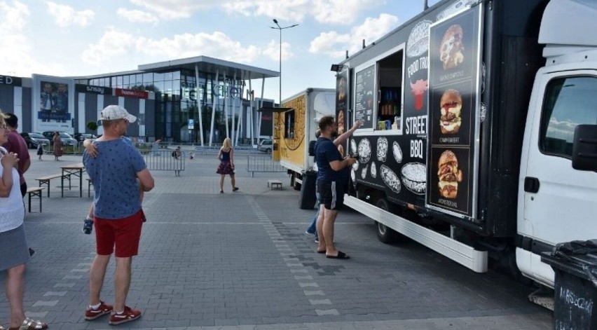 Majówka z food truckami i Holi Święto Kolorów w Chełmie. To będzie smaczny i kolorowy weekend