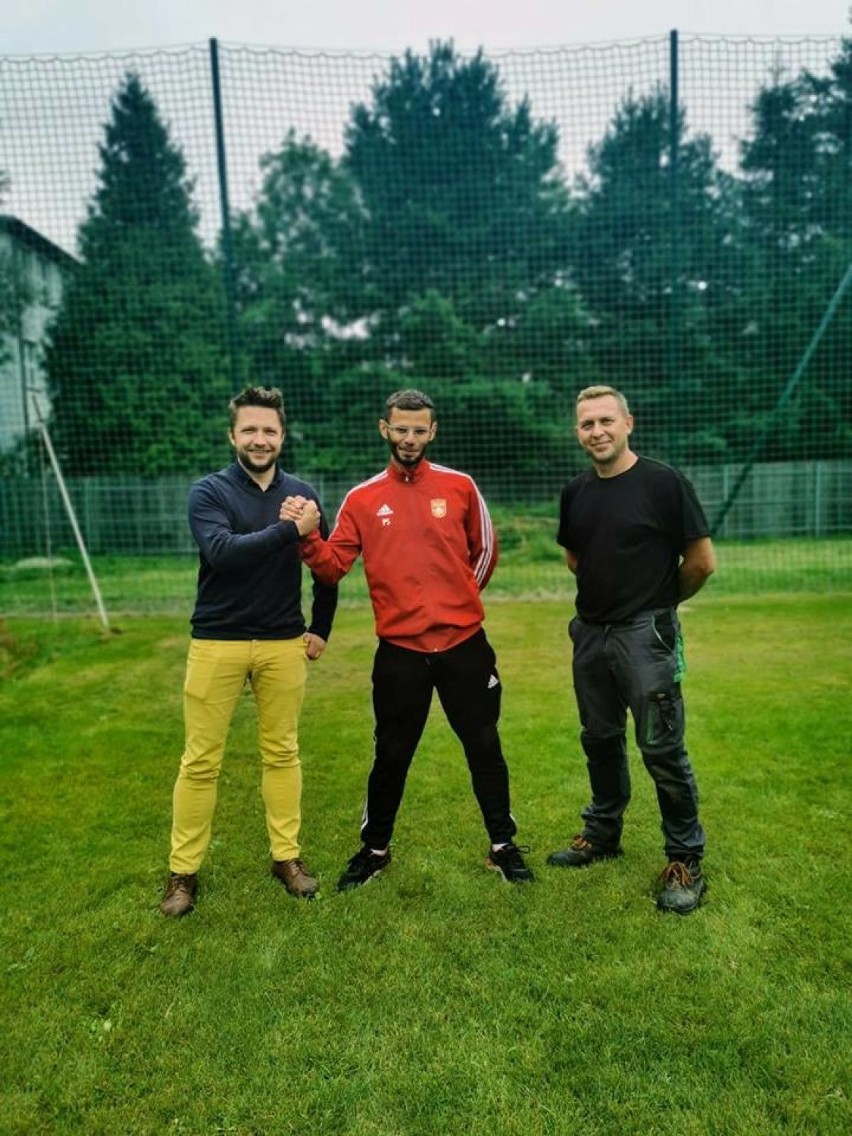 Piłkochwyty już stoją na stadionie w Dusznikach-Zdroju