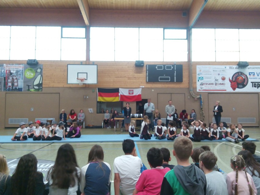 Niemiecka szkoła wita nas bardzo uroczyście.