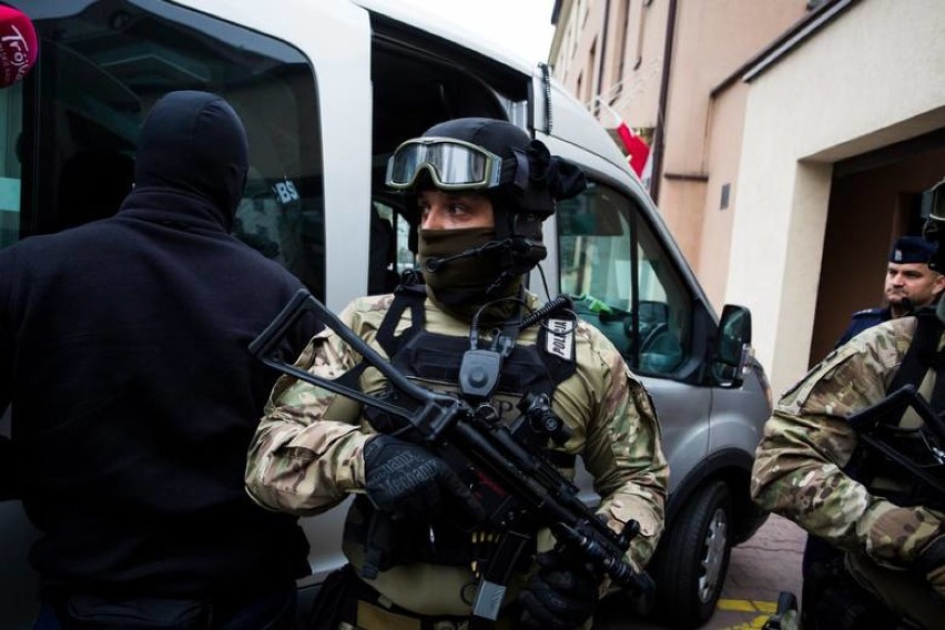 Gangster "Lelek" zatrzymany we Wrocławiu. Pamiętasz krwawą wojnę z "Carringtonem"?