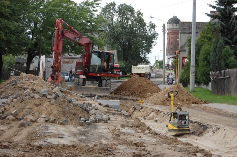 Chojnice: Przez remont ulicy i budowę ronda sklepy mają mniejszy utarg