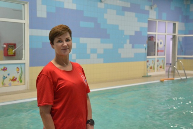 Pani Hanna jest nauczycielką wychowania fizycznego w Wielgiem, ale także wiceprezesem WOPR w Lipnie. Morsuje, jeździ rowerem, lubi aktywny tryb życia