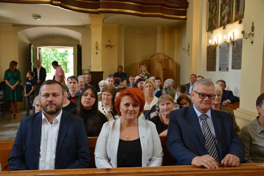 Gmina Kodrąb. Hołd ofiarom egzekucji hitlerowskich w Dmeninie. ZDJĘCIA