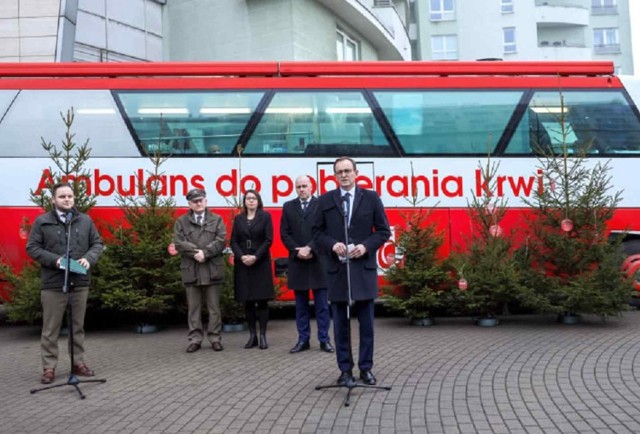 Zdjęcia z inauguracji dobroczynnej akcji „Choinka dla życia”, która miała miejsce w Warszawie