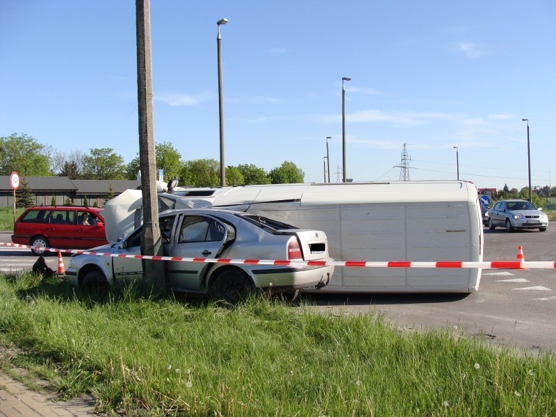 Chełm: Kolizja busa i osobówki. Nikomu nic poważnego się nie stało