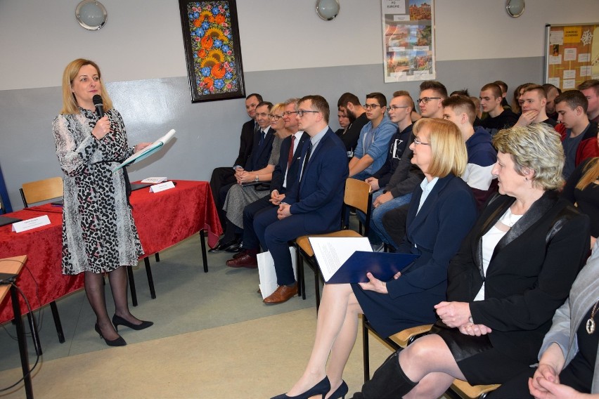 Zespół Szkół im. Hipolita Cegielskiego w Chodzieży rozpoczął współpracę z Eneą (FOTO)