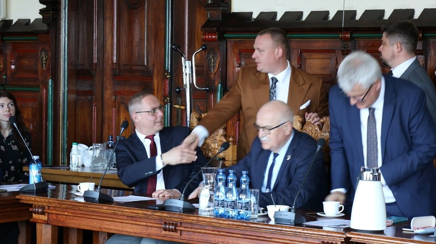 Klub radnych PiS w Chojnicach zbojkotował pierwszą sesję Rady Miejskiej