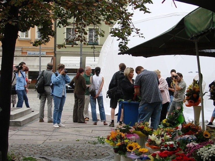 Przedstawić na fotografii życie miasta można na wiele...