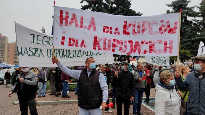 Protest kupców przed Urzędem Miasta Piotrkowa. Zawyły...
