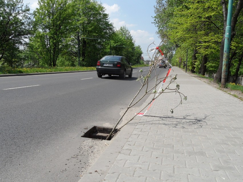 Świętochłowice: Kradzież kratek studzienek kanalizacyjnych na ul. Chorzowskiej w Lipinach