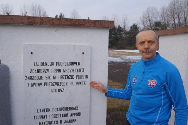 -&nbsp;Tablice nie informują o polskich żołnierzach. To przekłamywanie historii - mówi Zbigniew Kolis.