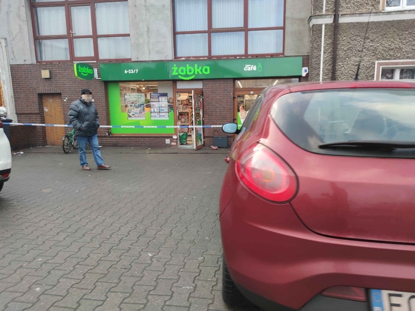 Sprawę włamań do sklepów w Kostrzynie nad Odrą bada policja....