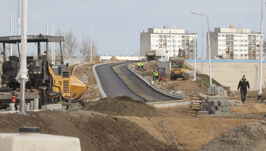 Legnica: Budowa zbiorczej drogi w okolicach ulicy Okrężnej, zobaczcie aktualne zdjęcia