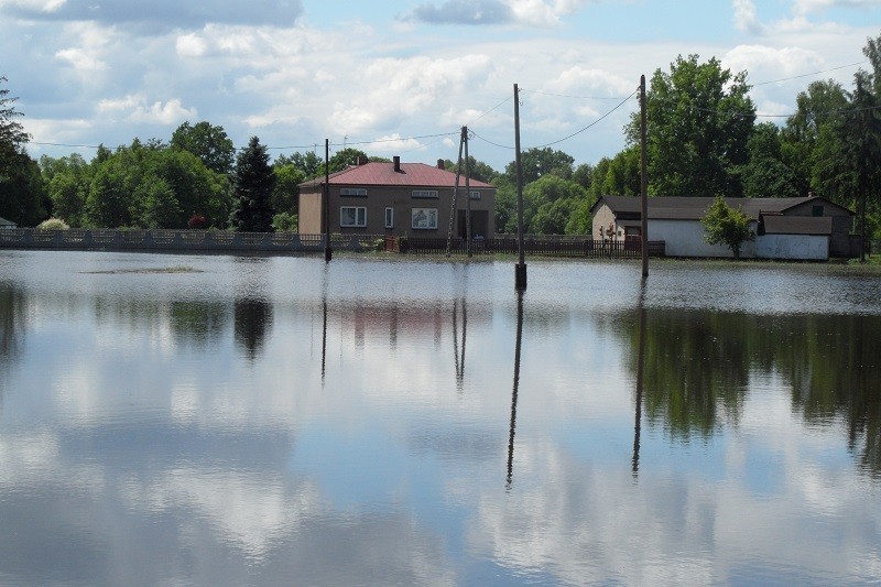 Częstochowa: Alarm powodziowy, trudna sytuacja w regionie