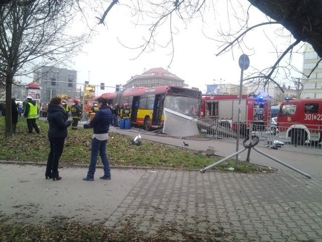 Dzisiaj, ok. godz. 11. autobus linii 132 jadący z ulicy ...