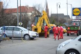 Głogów: Uwaga! Awaria rury ciepłowniczej na starówce. WPEC kopie na darmowym parkingu 