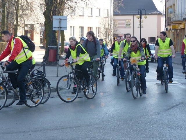 Akcje organizowane przez rowerowo.pl pokazują, że ścieżki rowerowe są w mieście potrzebne