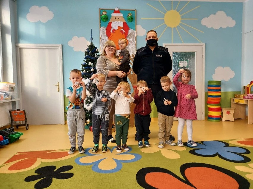 „Przedszkolaku, świeć odblaskiem” - finał akcji policji i starostwa powiatowego w Radomsku