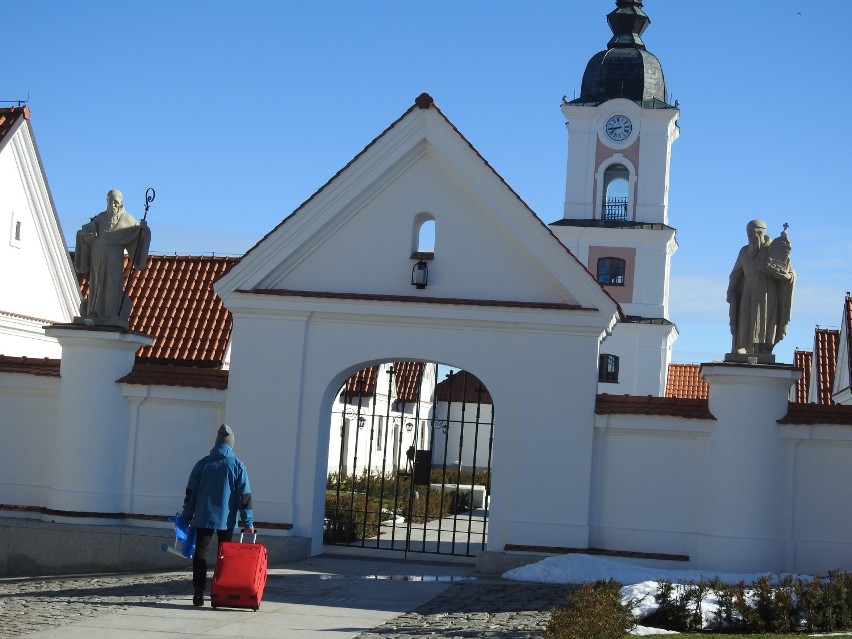 Pokamedulski klasztor w Wigrach. Eremy są już gotowe ale to nie koniec inwestycji