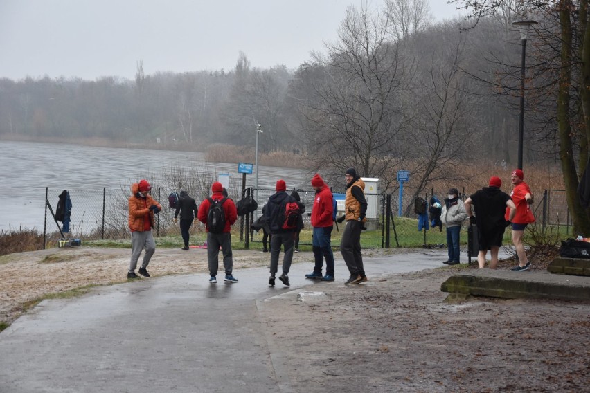 Gniezno: morsowanie na plaży miejskiej [03.01.2021]