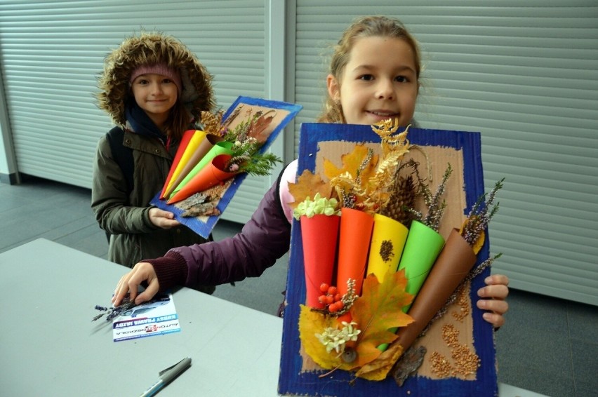 Dzieci komponowały jesienne obrazy w „Zieleniaku” na placu targowym w Stalowej Woli. Zobacz zdjęcia 
