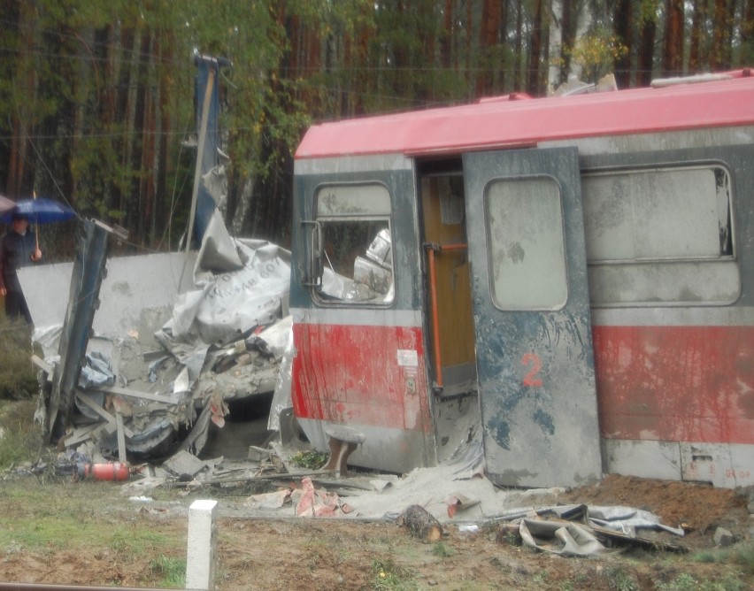 Kościerzyna- Chojnice: Szynobus zderzył się z ciężarówką. Maszynista nie żyje
