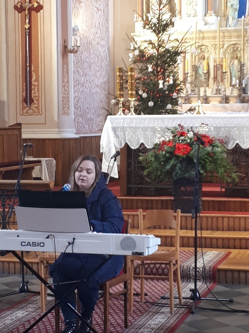 Koncert kolęd i pastorałek „Zaśpiewajmy pastorałkę od serca" w Janowie (zdjęcia)