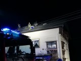 Pożar domu w Rozwadzy. Spłonęło poddasze, 6 osób ewakuowało się