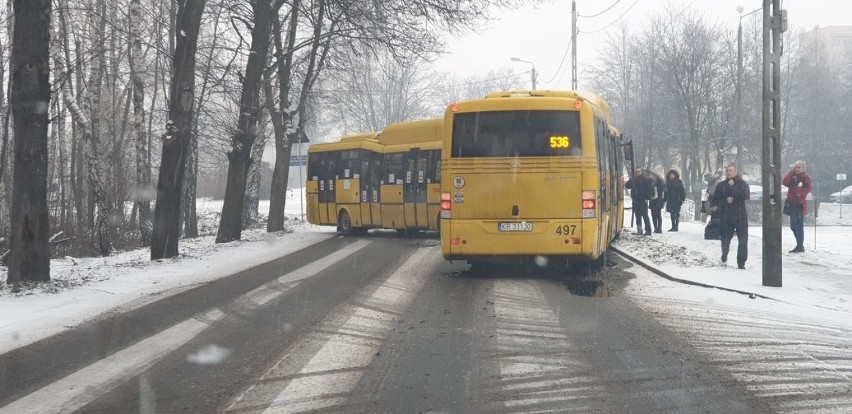 Mysłowice: Zderzenie dwóch autobusów. Uwaga na utrudnienia [ZDJĘCIA]