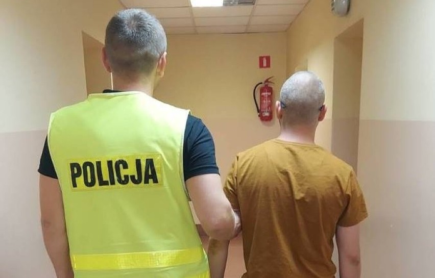Kryminalni z łęczyckiej komendy trafnie wytypowali sprawcę kradzieży repliki karabinka szturmowego AEG