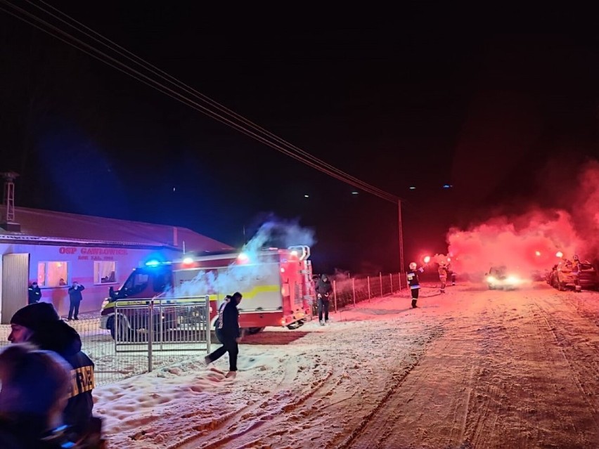 Nowy samochód strażacki trafił do OSP Gawłowice w gminie Goszczanów ZDJĘCIA