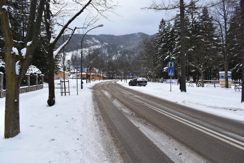 Zakopane. Dosypuje śniegu. Pod Giewontem zrobiła się bajkowa zima [ZDJĘCIA] [14.01.2021]