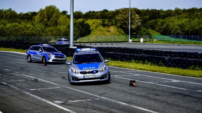 Policjanci z nowodworskiej drogówki szkolili się na torze wyścigowym