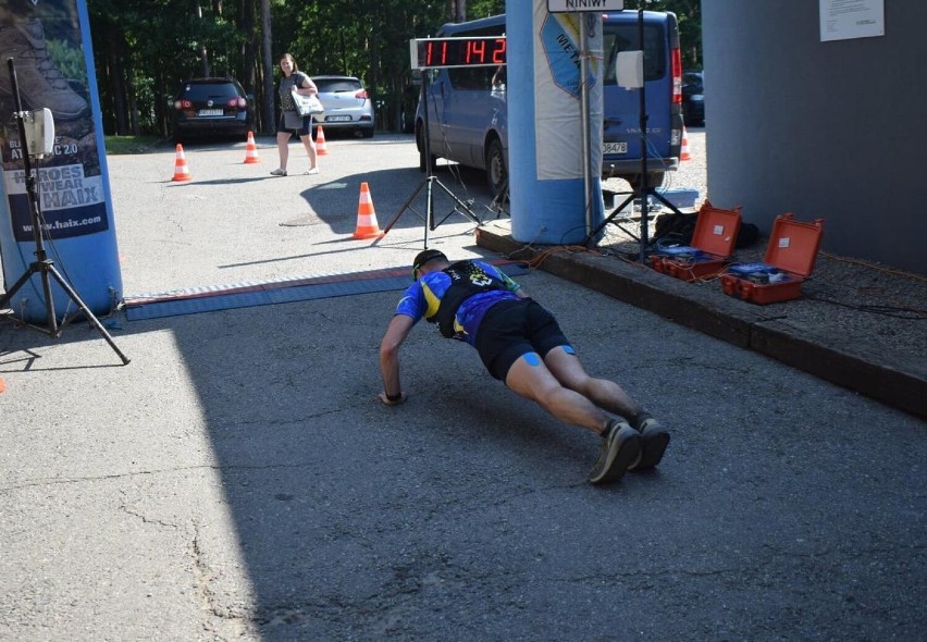 Żołnierz z Sieradza przebiegł 100 kilometrowy ultramaraton...