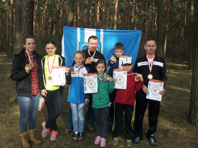 Na zdjęciu od lewej: Michalina Karwowska, Natalia Deyna, Natalia Pudlis, Tomasz Müller, Paulina Justa, Szymon Górski, Wiktor Müller, Zbigniew Mądrzyński