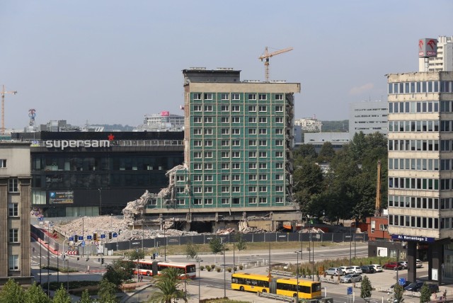 Rozbiórka hotelu Silesia w Katowicach w dniu 26 sierpnia 2019