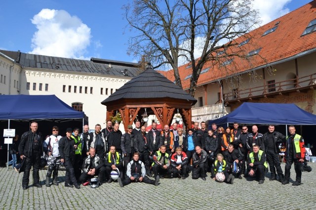 Zamek Piastowski w Raciborzu odwiedzili motocykliści