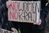 LESZNO. Kolejna odsłona strajku kobiet w Lesznie. Protestujący spotkają się 4.11.2020 na Rynku 