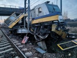Szymankowo. Zderzenie lokomotywy z drezyną, 2 osoby zginęły! Ruch pociągów wznowiony