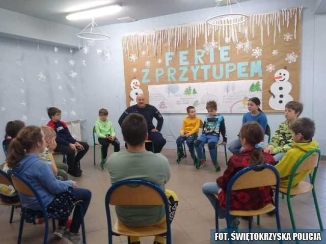 Podczas spotkania z dziećmi w świetlicy środowiskowej w Sandomierzu