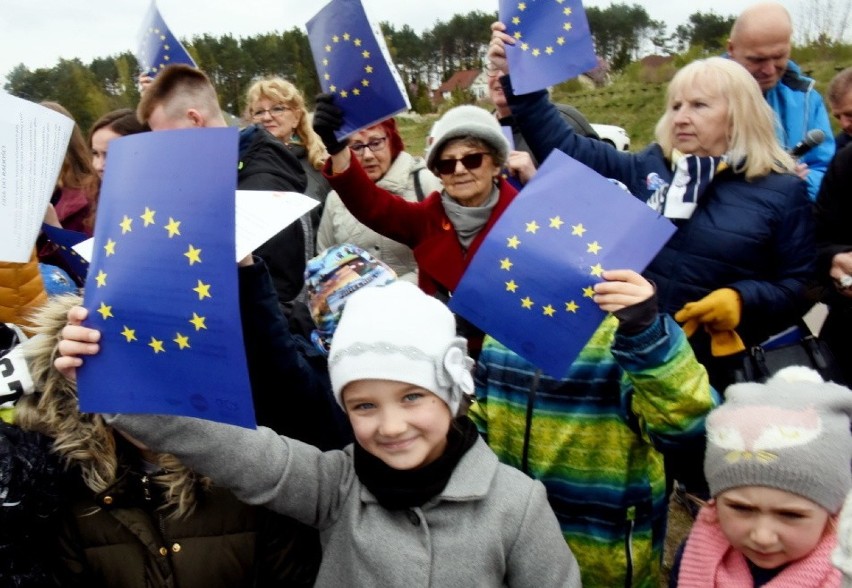 Lubuszanie wspólnie odśpiewali „Odę do radości” i rozpoczęli świętowanie 15 lat w Unii Europejskiej [FILM, ZDJĘCIA]