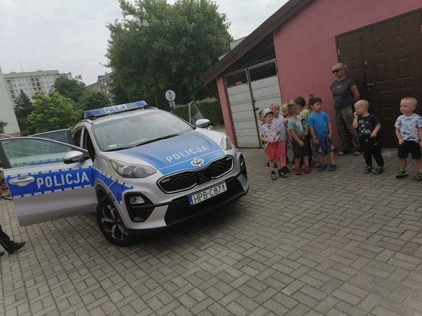 Oleśnica. Funkcjonariusze policji z wizytą u maluchów z Przedszkola nr 3 w Oleśnicy (ZDJĘCIA)