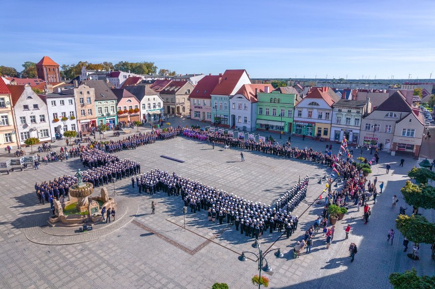 Święto Szkoły Morskiej w Darłowie. Uroczysta zbiórka i przemarsz ulicami miasta [nowe zdjęcia] 