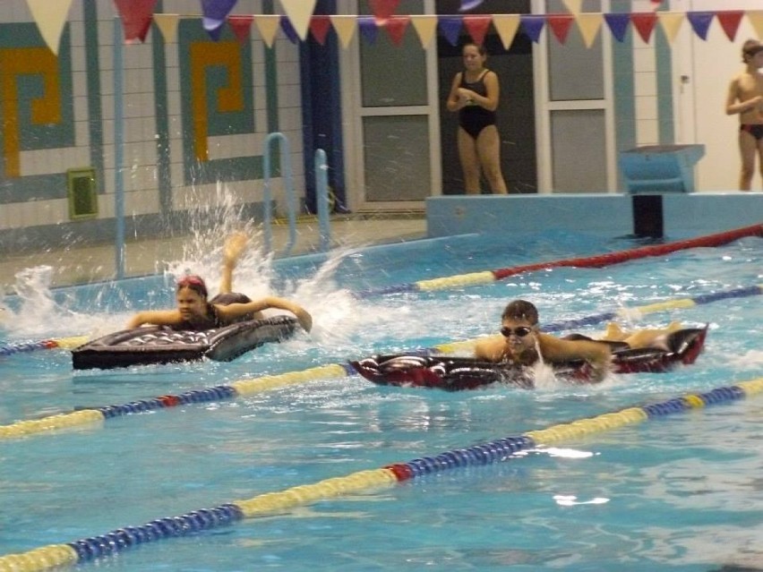 Zawody pływackie na wesoło z MOSiR w Radomsku