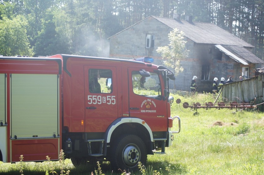 Pożar domu w Konopnicy. Zginęła 91-letnia kobieta [ZDJĘCIA]