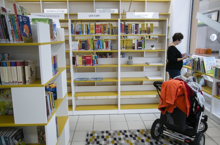 Otwarto pierwszą warszawską bibliotekę w centrum handlowym. Nie tylko wypożyczycie tu książki, ale też weźmiecie udział w wielu warsztatach
