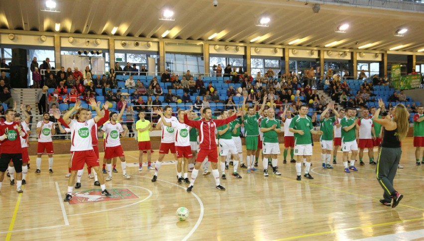 Reprezentacja Artystów Polski vs. politycy