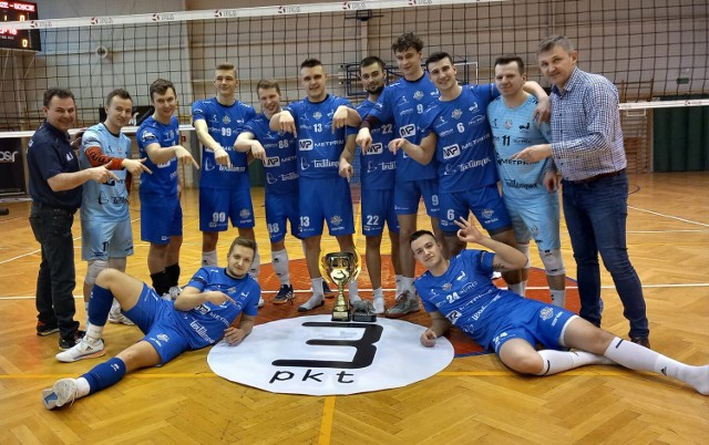 Siatkarze METPRIM Volley Radomsko zagrają w Radomsku z MKS Bzurą Ozorków. To ostatnie spotkanie Volleya Radomsko w rundzie zasadniczej przed własną publicznością