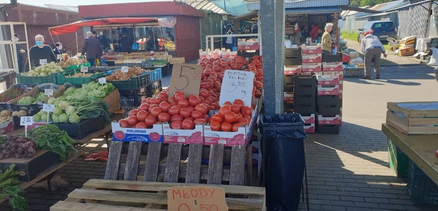 Na miejskim targowisku. Owoce i warzywa nadal nie są tanie ZDJĘCIA